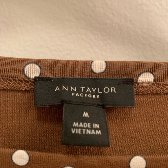 NWT pretty 3/4 slv top from Ann Taylor Factory - Picture 2 of 3